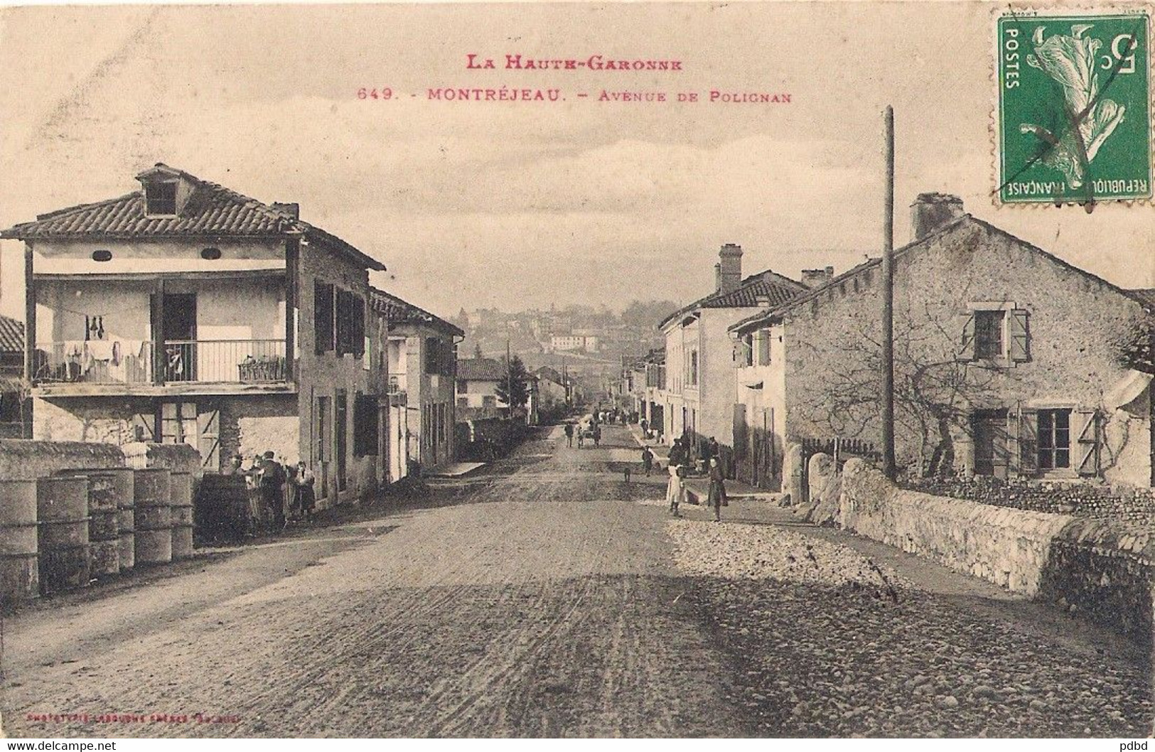 31 . 4 CPA MONTREJEAU . EGLISE, VG SUR LA GARONNE, AVUE DE POLIGNAN, Av De TARBES . - Montréjeau