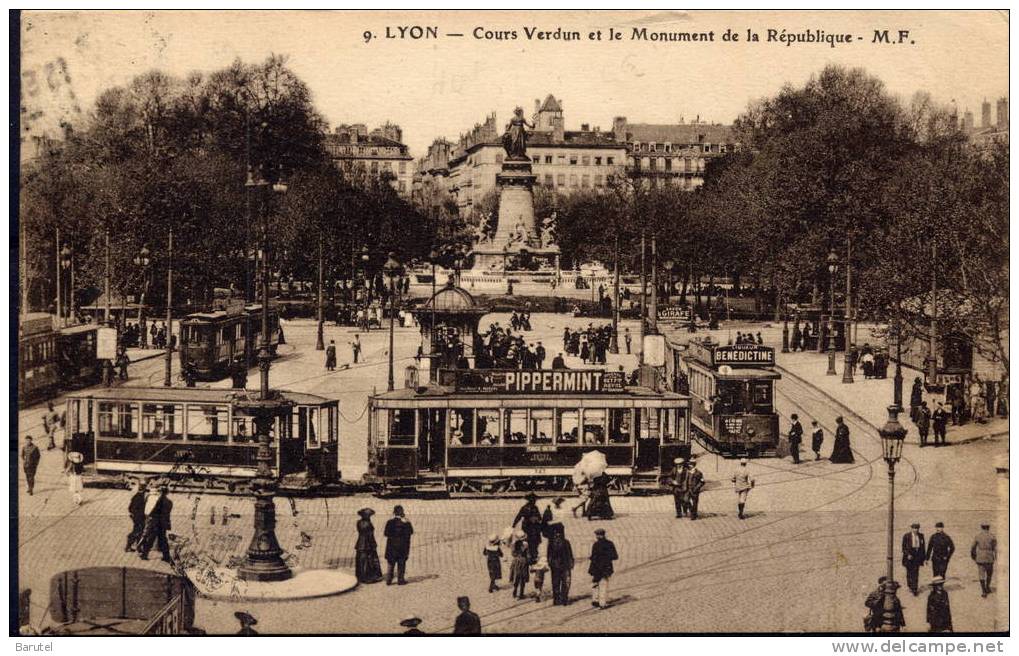 LYON 2 - Cours Verdun Et Le Monument De La République - Lyon 2