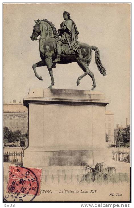 LYON 2 - La Statue De Louis XIV - Lyon 2