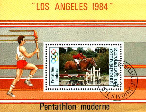 Côte D'Ivoire 1984  Bloc Dentelé 1 Timbre Pentathlon Moderne  Porteur De Flamme - Ete 1984: Los Angeles