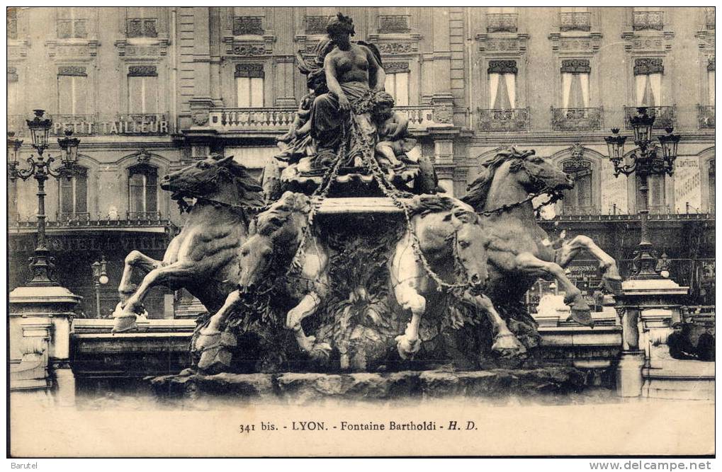 LYON 1 - Fontaine Bartholdi - Lyon 1