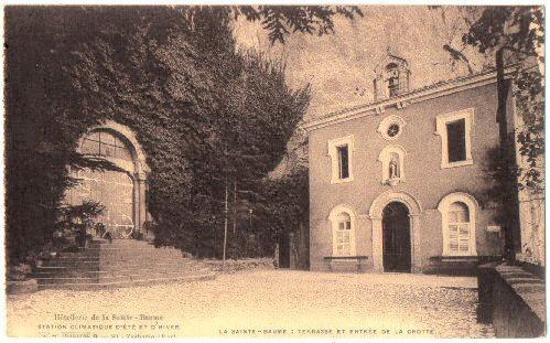 83 - La Sainte-Baume - Terrasse Et Entrée De La Grotte - Ed. Hotellerie De La Sainte-Baume - Saint-Maximin-la-Sainte-Baume