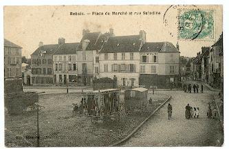 REBAIS - Place Du Marché Et Rue Saladine (Roulottes) - Rebais