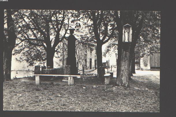 Erezée Place De L'église - Erezée