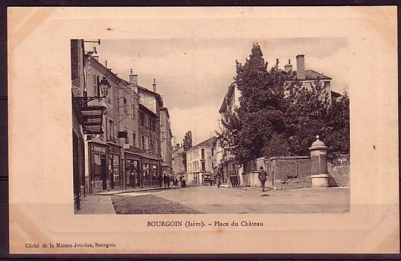 ISERE - Bourgoin - Place Du Chateau - Bourgoin
