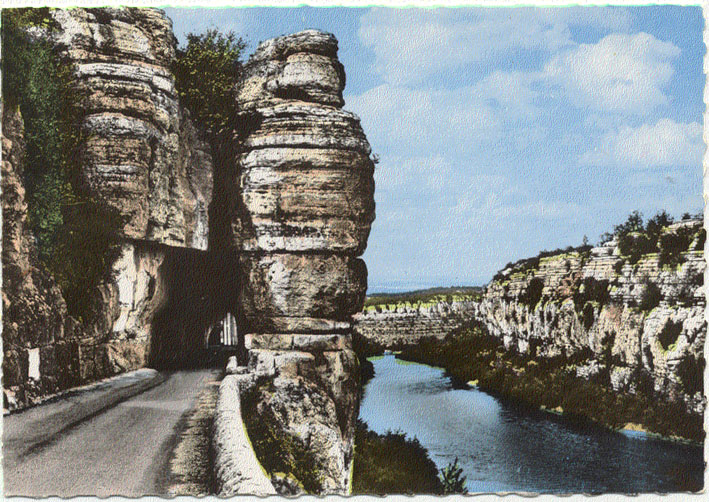 07 - GORGES DE L'ARDECHE - Le Défilé De Ruoms - - Ruoms