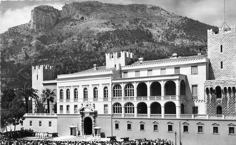 MONACO   -   Le Palais Du Prince Et Relève De La Garde   (noir Et Blanc, Années 50) - Prinselijk Paleis