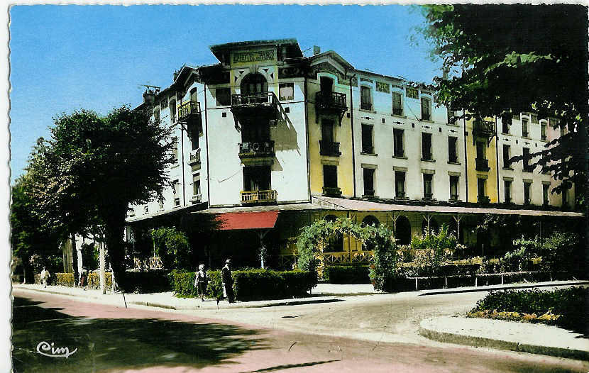 LA ROCHE-POSAY - L'hôtel Du Parc. - La Roche Posay