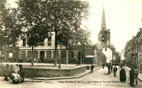 REDON LES HALLES LA TOUR ET L´EGLISE - Redon