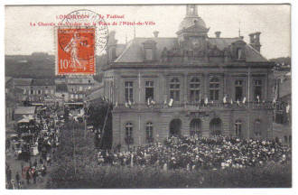 LONGUYON - Le Festival - La Chorale De Verdun Sur La Place De L´Hôtel De Ville - Longuyon