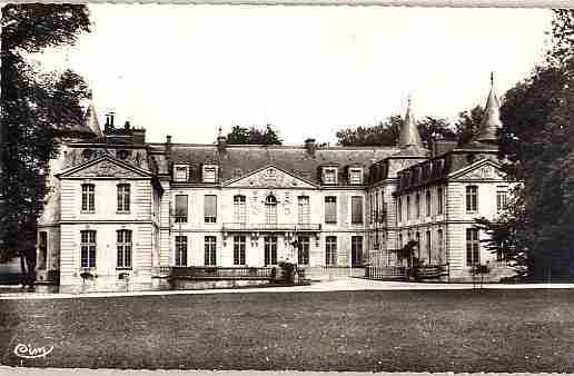 60 Le Chateau D´ERMENONVILLE  Années 50 - Ermenonville