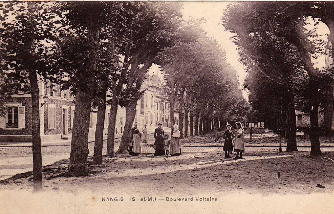 77 NANGIS Boulevard Voltaire, Animée, Ed Breger, 191? - Nangis