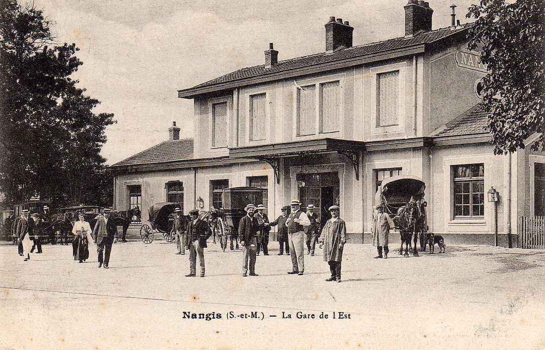 77 NANGIS Gare De L´Est, Extérieur, Animée, Attelages, Ed Simonet, 191? - Nangis