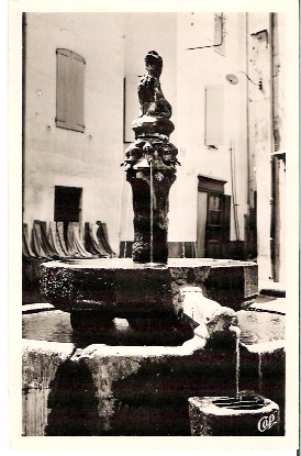 - Fontaine De Lions - - Ceret