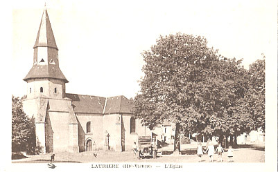 87 - HAUTE VIENNE - LAURIERE - EGLISE - PLACE ANIMEE - VOITURE Du MARCHAND De PRIMEUR - Lauriere