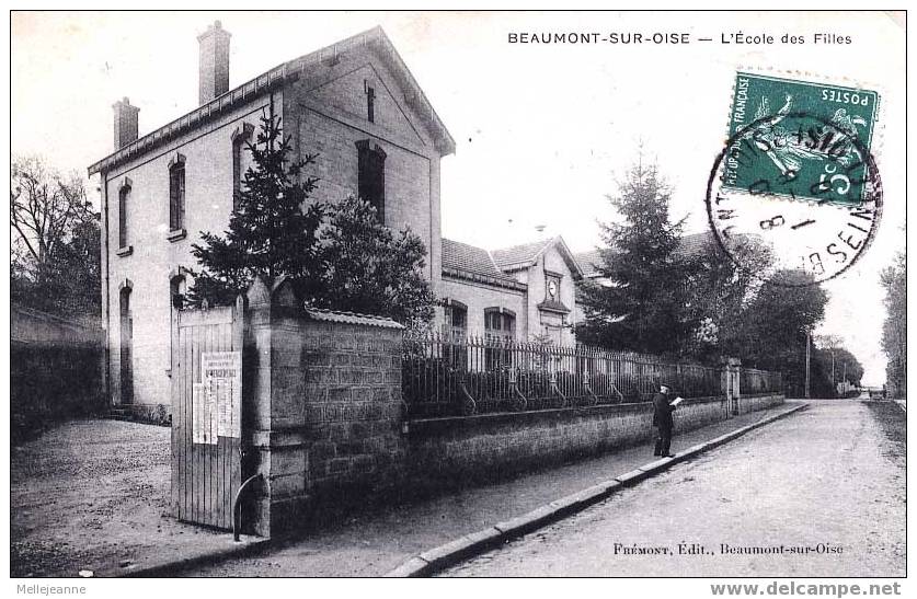 Cpa Beaumont Sur Oise (95, Val D´Oise) Ecole Des Filles, Petite Animation. 1910. Ed Frémont - Beaumont Sur Oise