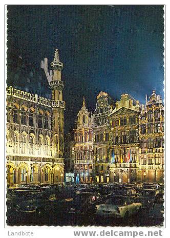 Bruxelles Brussel Un Coin De La Grand´Place Een Kijke Op De Grote Markt - Brussel Bij Nacht