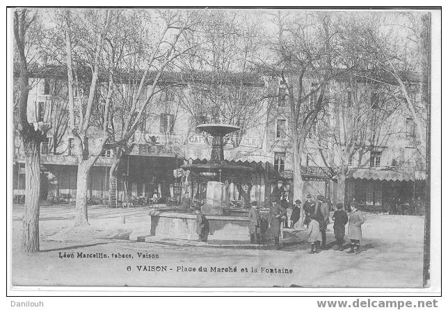 84 // VAUCLUSE / VAISON / Place Du Marché Et La Fontaine / N° 6 Ed Marcellin / ANimée - Vaison La Romaine