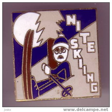 NITE SKIING  * Skiing Ski Esqui Schilauf Skilauf Ski Alpin Sci Sport Pin Sports Pins * - Winter Sports