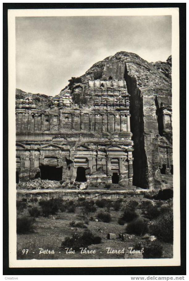 PETRA -LE TROIS TOMBEAU  + Stamp 1961 - Jordanië