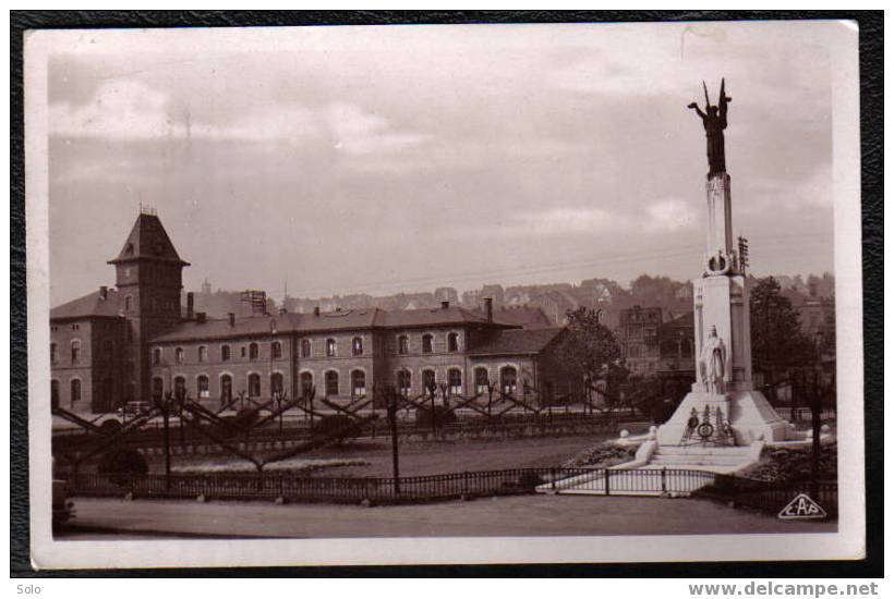 SARREGUEMINES - Monument Aux Morts - Sarreguemines