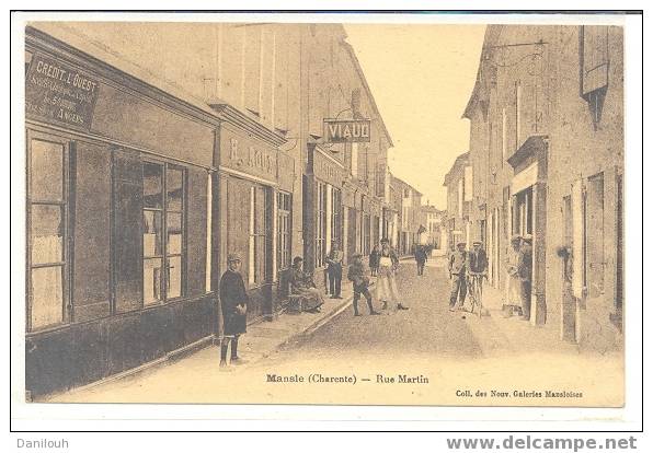 16 // CHARENTE / MANSLE / Rue Martin (bistre) Coll Nouvelles Galeries / Animée - Mansle