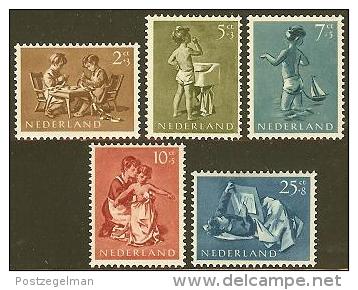 NEDERLAND 1954 OMP Zegel(s) Kind 649-653  #117 - Neufs