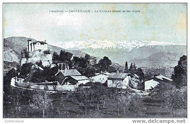 Sassenage - Le Château Féodal Et Les Alpes - Beaurepaire