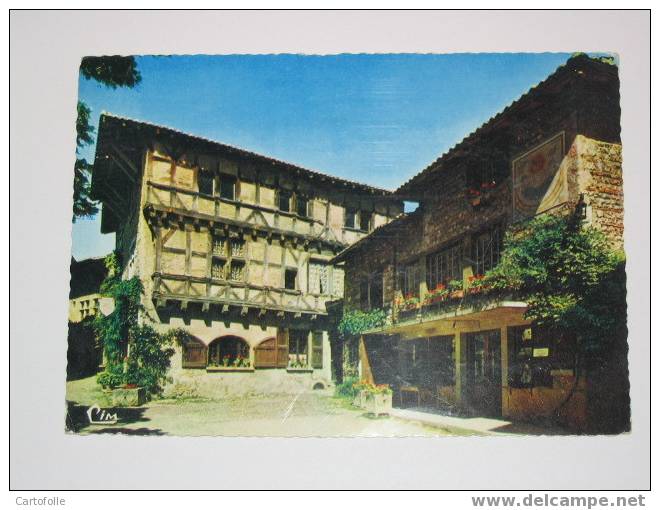 (111) --1-- Une Carte Postale Sur Perouges Maison Historique - Pérouges