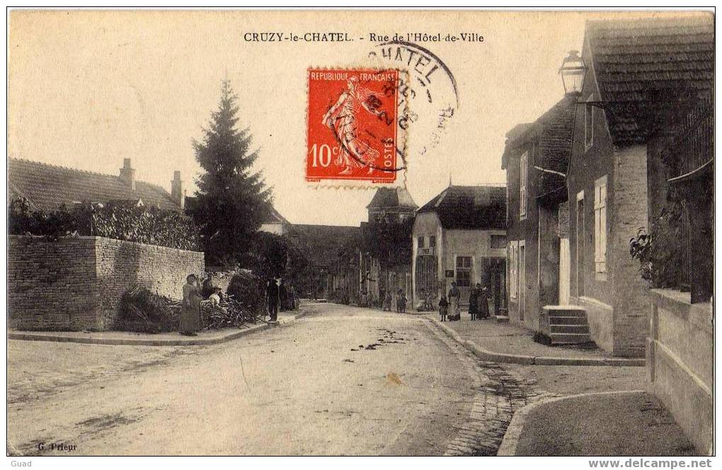 CRUZY LE CHATEL - RUE DE L'HOTEL DE VILLE - Cruzy Le Chatel