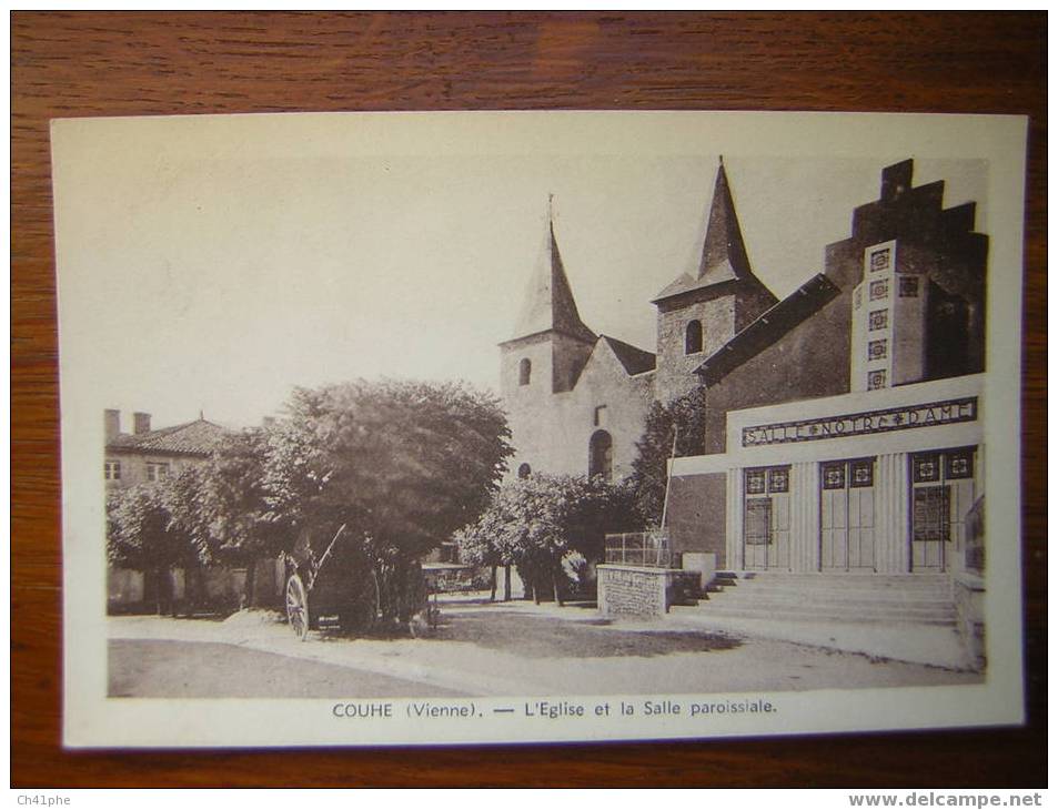 COUHE  L EGLISE ET LA SALLE PAROISSIALE - Couhe