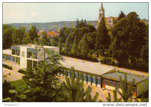 Théâtre Et Groupe Scolaire Pasteur - La Tour-du-Pin