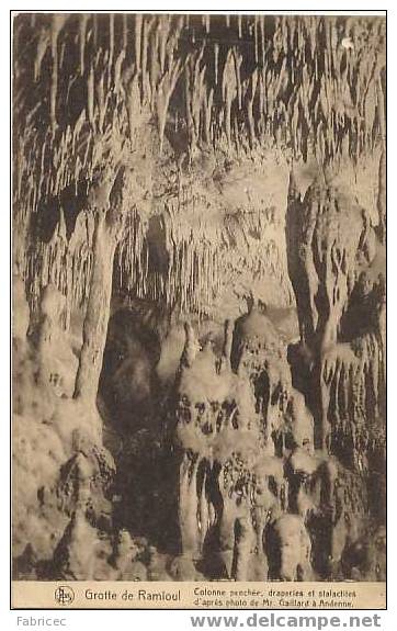 Engis - Grotte De Ramioul ( Par Engis ) - Colonne Penchée, Draperies Et Stalactites - Engis