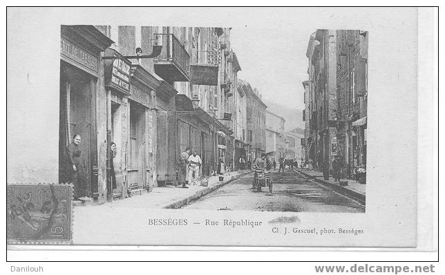 30 // GARD / BESSEGES / Rue République / ANIMEE / J Gascuel Photo / - Bessèges