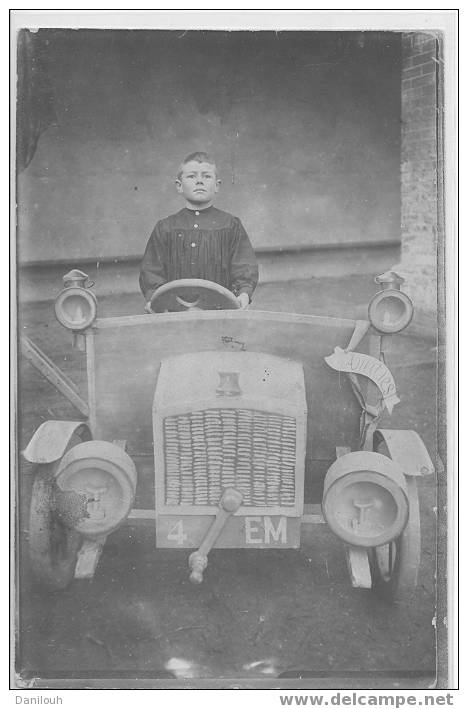 13 //BOUCHES DU RHONE / AUBAGNE / CARTE PHOTO / GARDINO ET CHAVANNE / "parrain à L'école" / Enfant Dans 1 Voiture Jouet - Aubagne