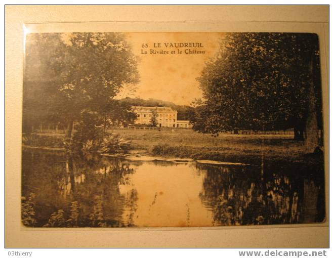 CPA-27-LE VAUDREUIL-LA RIVIERE E LE CHATEAU- - Le Vaudreuil