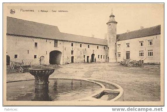 Florennes - L'Abbaye - Cour Intérieure - Florennes