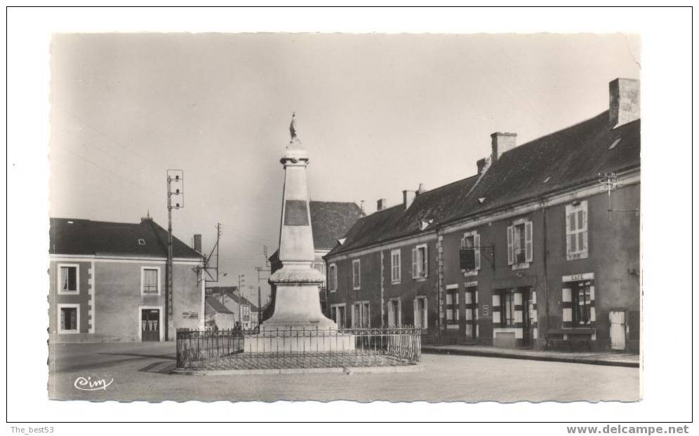 -   Luché - Pringé    -   Place Du Monument - Luche Pringe