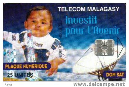 MADAGASCAR  25 UNITS   RADIO  TOWER  SATELLITE  DISH CHILD  CHILDREN  MDG-24  SPECIAL  PRICE !! - Madagascar