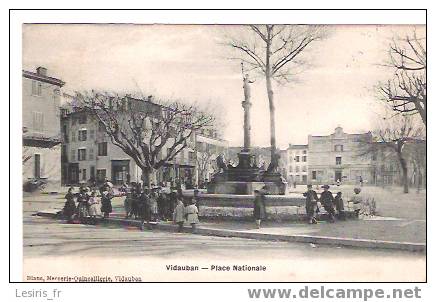 CPA - VIDAUBAN - PLACE NATIONALE - TRES ANIMEE - BLANC - ENFANTS - Vidauban