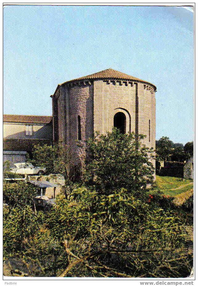 Carte Postale  79.  Bressuire  L'église St-Cyprien - Bressuire