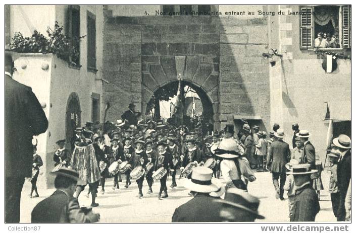 SUISSE - NEUCHATEL - FETE FEDERALE De CHANT 1912 - FANFARE Entrant Au BOURG De LANDERON - Le Landeron