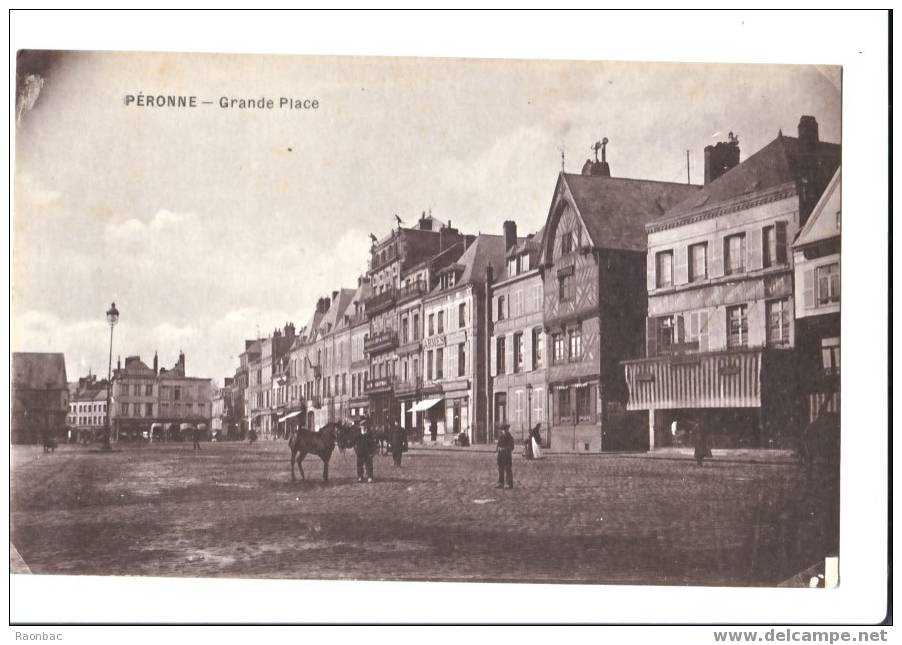 CPA----80-----Peronne------GRANDE PLACE - Peronne