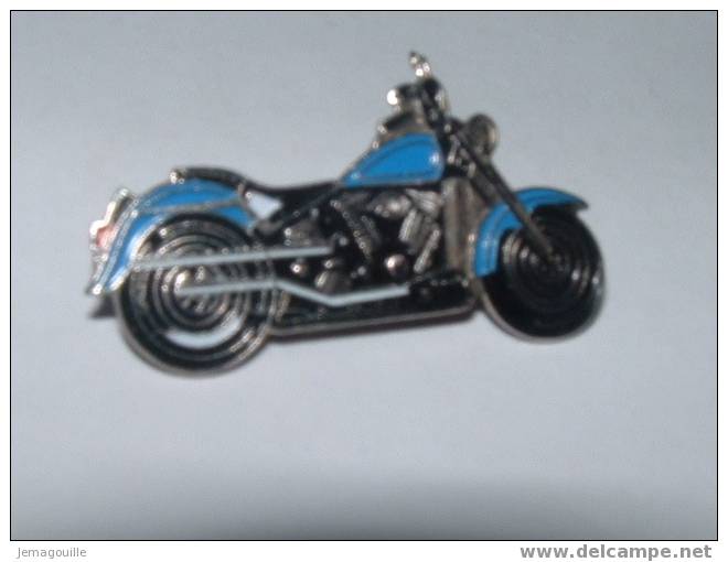 PIN´S - MOTO - HARLEY DAVIDSON Bleue - Motos