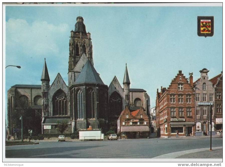 Oudenaarde - De Gotische Ste Walburgakerk Op De Markt - Oudenaarde