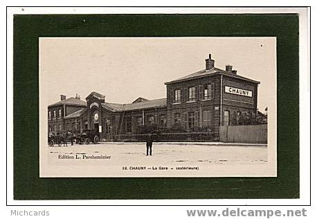 CPA 02 CHAUNY - La Gare (exterieure) - Chauny