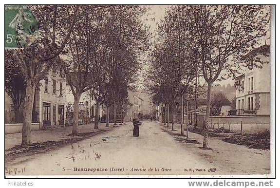 BEAUREPAIRE   AV DE LA GARE  1911 - Beaurepaire