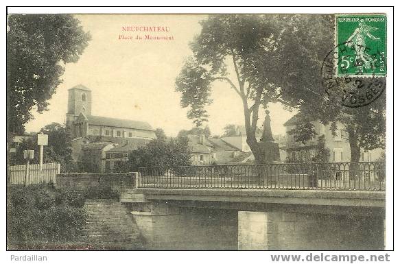 88.  NEUFCHÂTEAU. PLACE DU MONUMENT. PONT. GROS PLAN. 1912 - Neufchateau