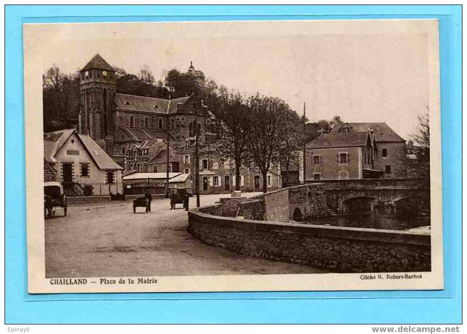 B - 53 - CHAILLAND - Place De La Mairie - Chailland