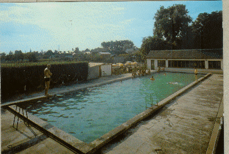 MAYET : LA PISCINE DE L´HOTEL SAINT NICOLAS - Mayet